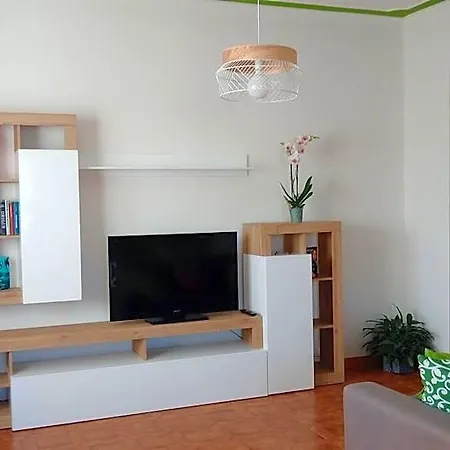Spacious 3rm For 4/6 People